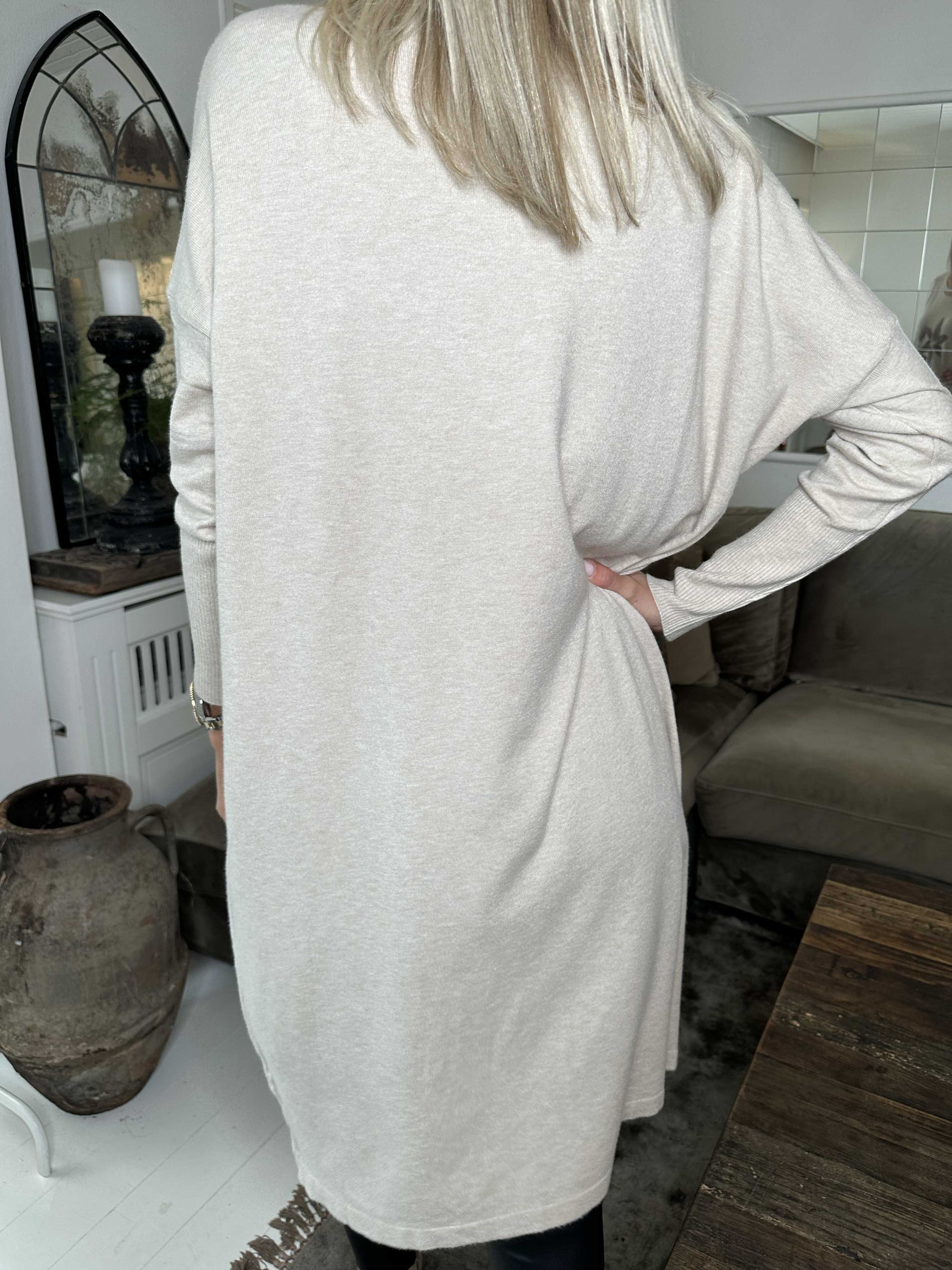 Amilie - Mjuk klänning med blommigt tryck